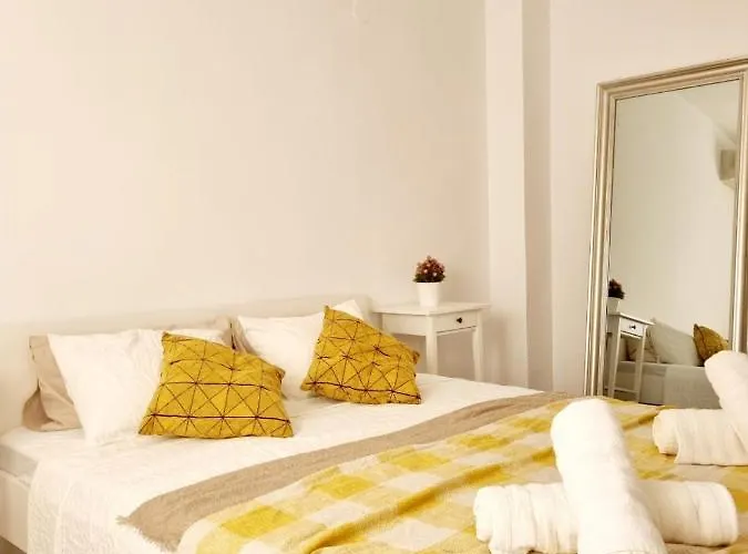 Lovely 4 Bed Flat