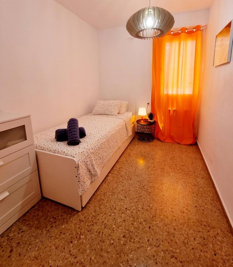 Lovely 4 Bed Flat Apartment *