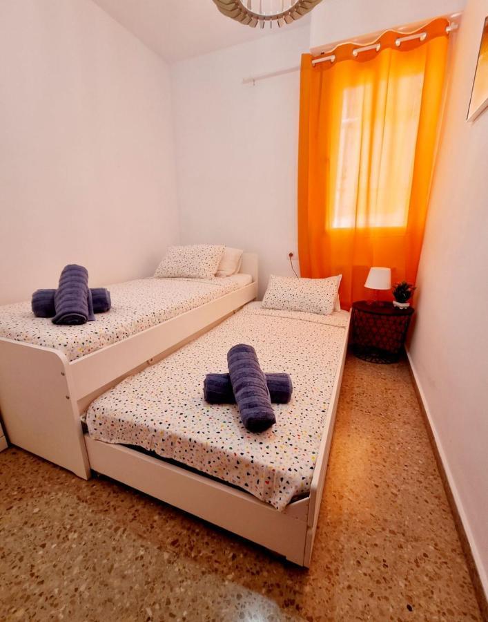Lovely 4 Bed Flat Apartment *